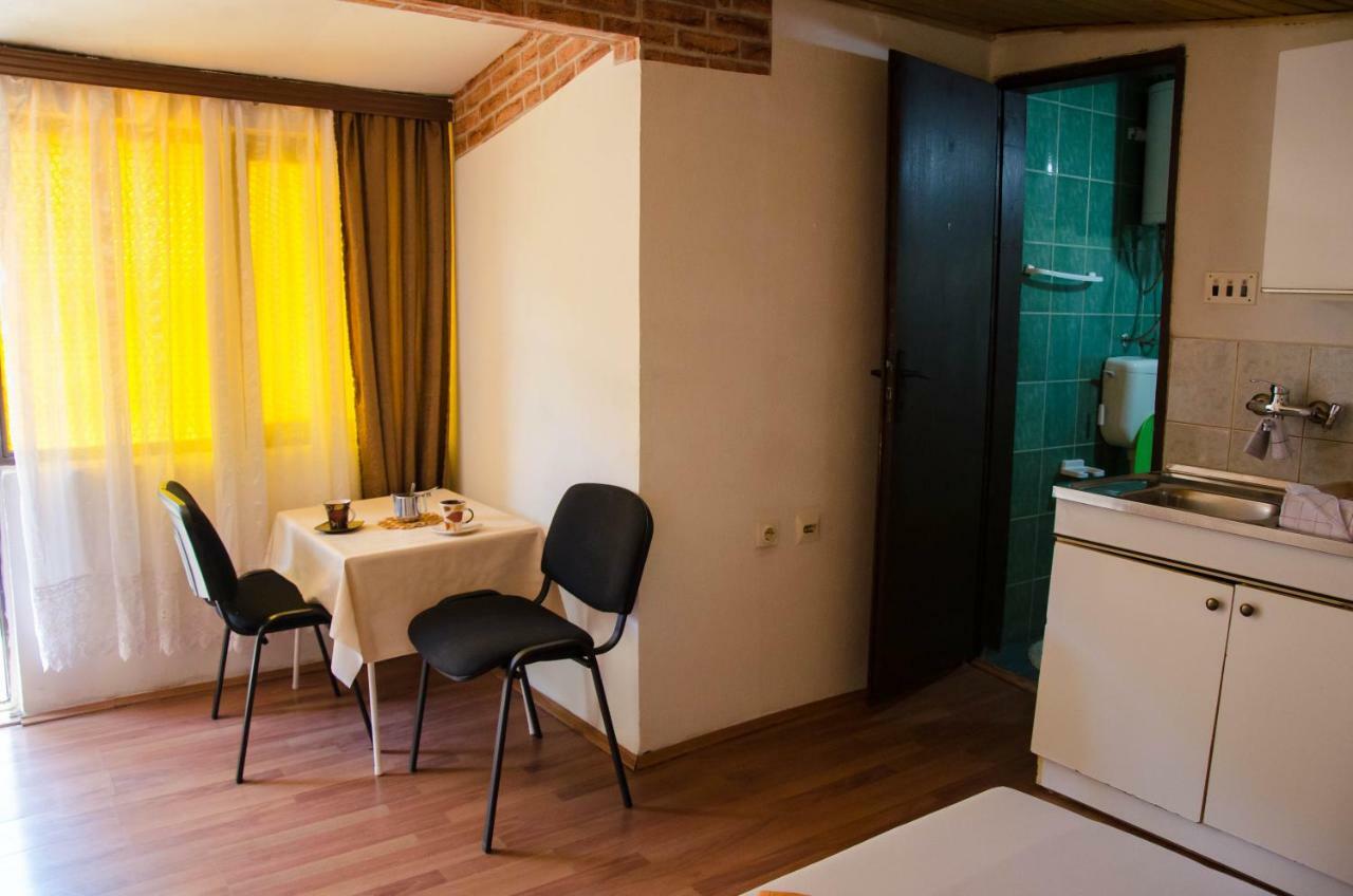 Studio-Apartman Milena Podgorica Exterior foto